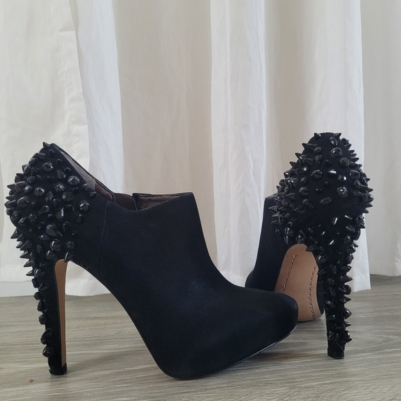 Sam Edelman Renzo Studded Ankle Booties - Picture 5 of 9